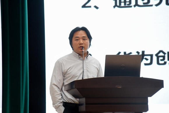 1555994905096088377.jpg 董杰.jpg